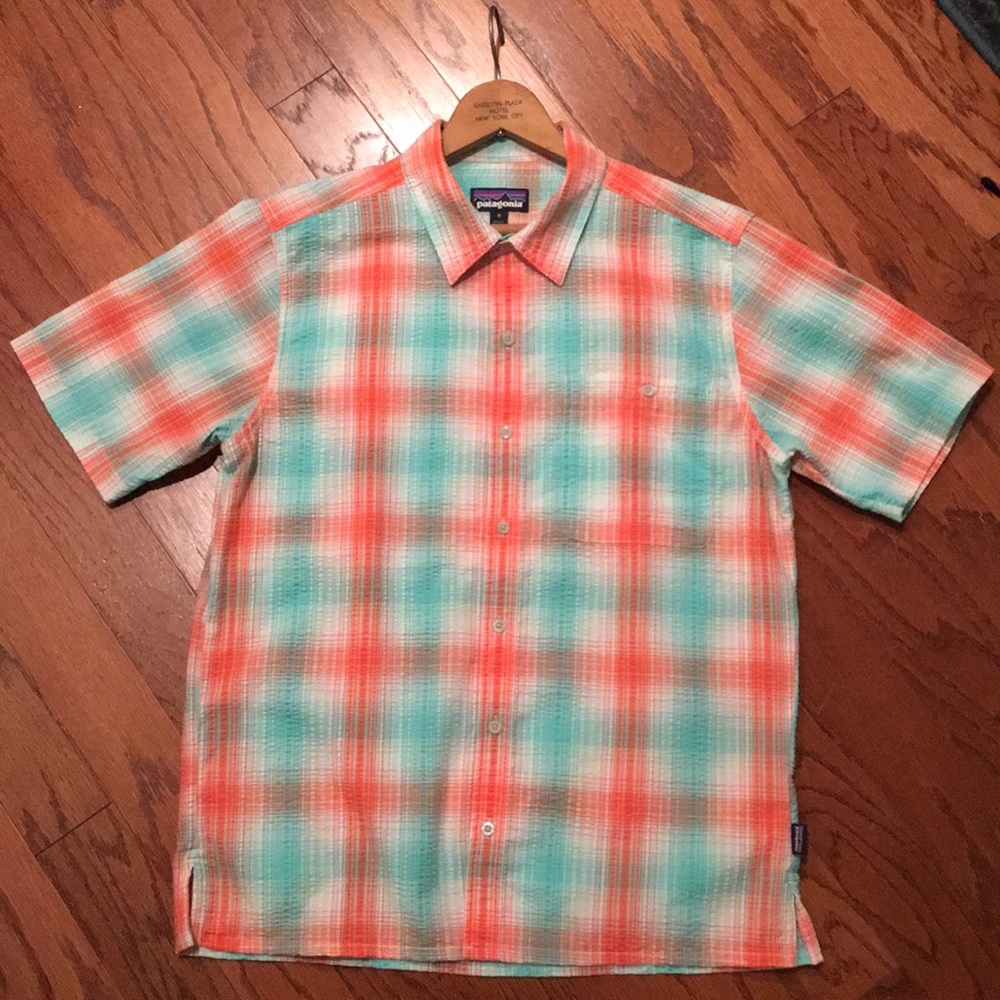 Patagonia Textured casual Button Down short sleeve